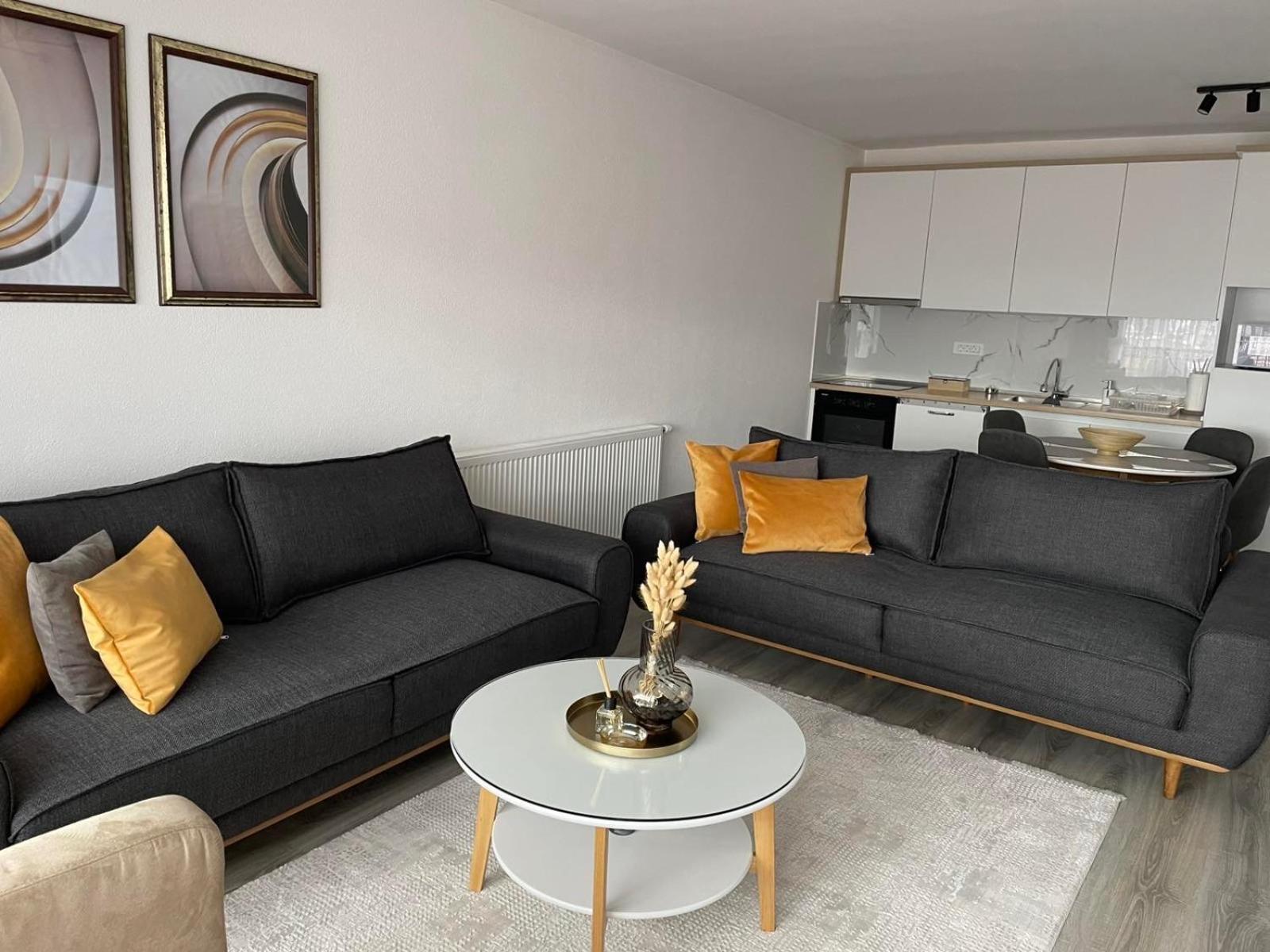 Apartment Prizreni-Free Private Parking Exterior foto